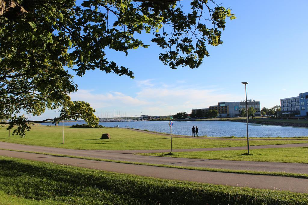 Long Holiday Apartment Kuressaare Esterno foto
