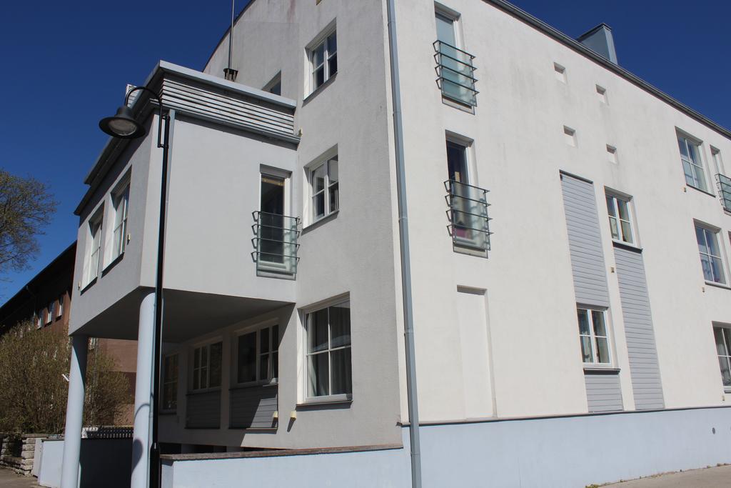 Long Holiday Apartment Kuressaare Esterno foto